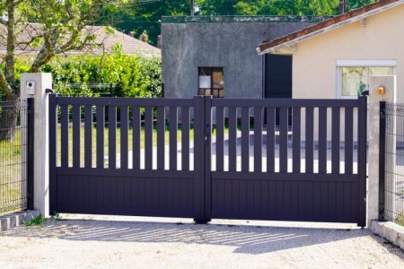 Comment r&eacute;ussir la pose de votre portail &agrave; Saint-Sauveur ?