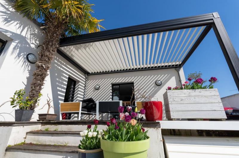 Pergola bioclimatique &agrave; Vesoul, quel confort pour votre terrasse ?