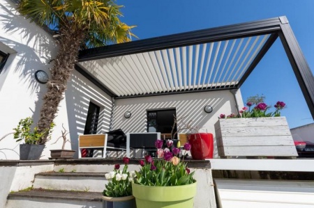 Pergola bioclimatique &agrave; Vesoul, quel confort pour votre terrasse ?
